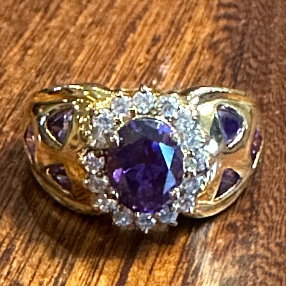 Beautiful amethyst and diamond ring  size 8 1/2